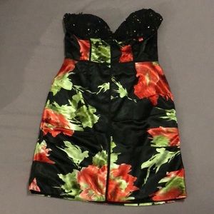 SHERRI HILL Floral Dress Size : 10 Worn only once